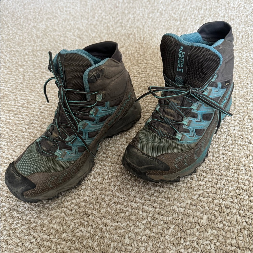 La Sportiva - Ultra Raptor II Mid GTX Hiking Boots - Women’s - Size 7